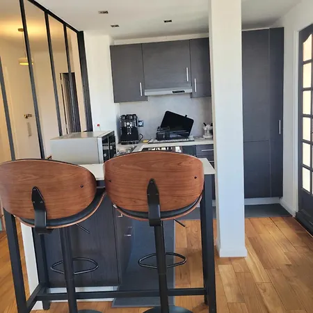 Rooftop Center - Parking