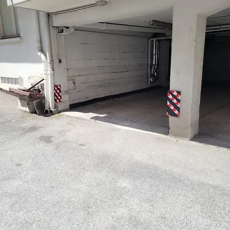 Apartment Rooftop Center - Parking