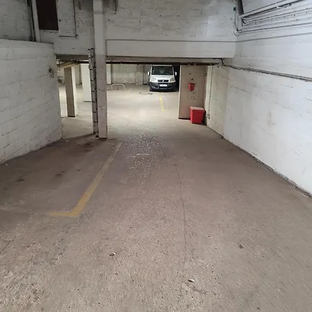 Rooftop Center - Parking