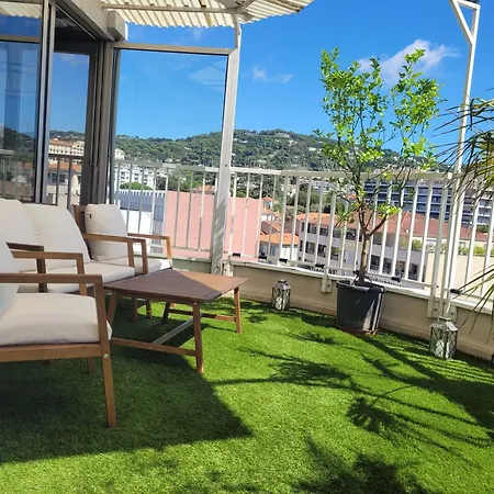 Rooftop Center - Parking Lägenhet *